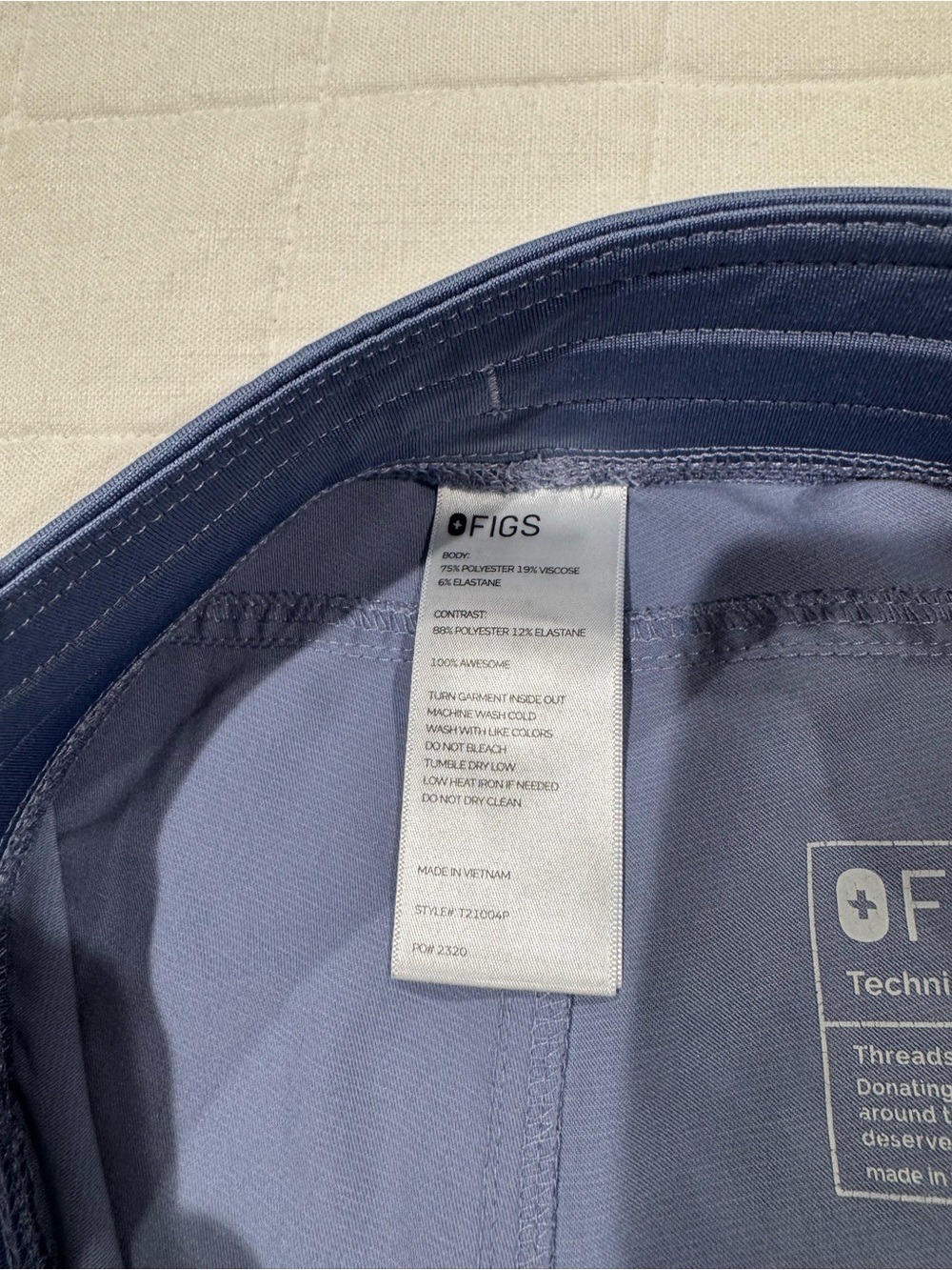 Figs Scrubs Set - Picture 6 of 12